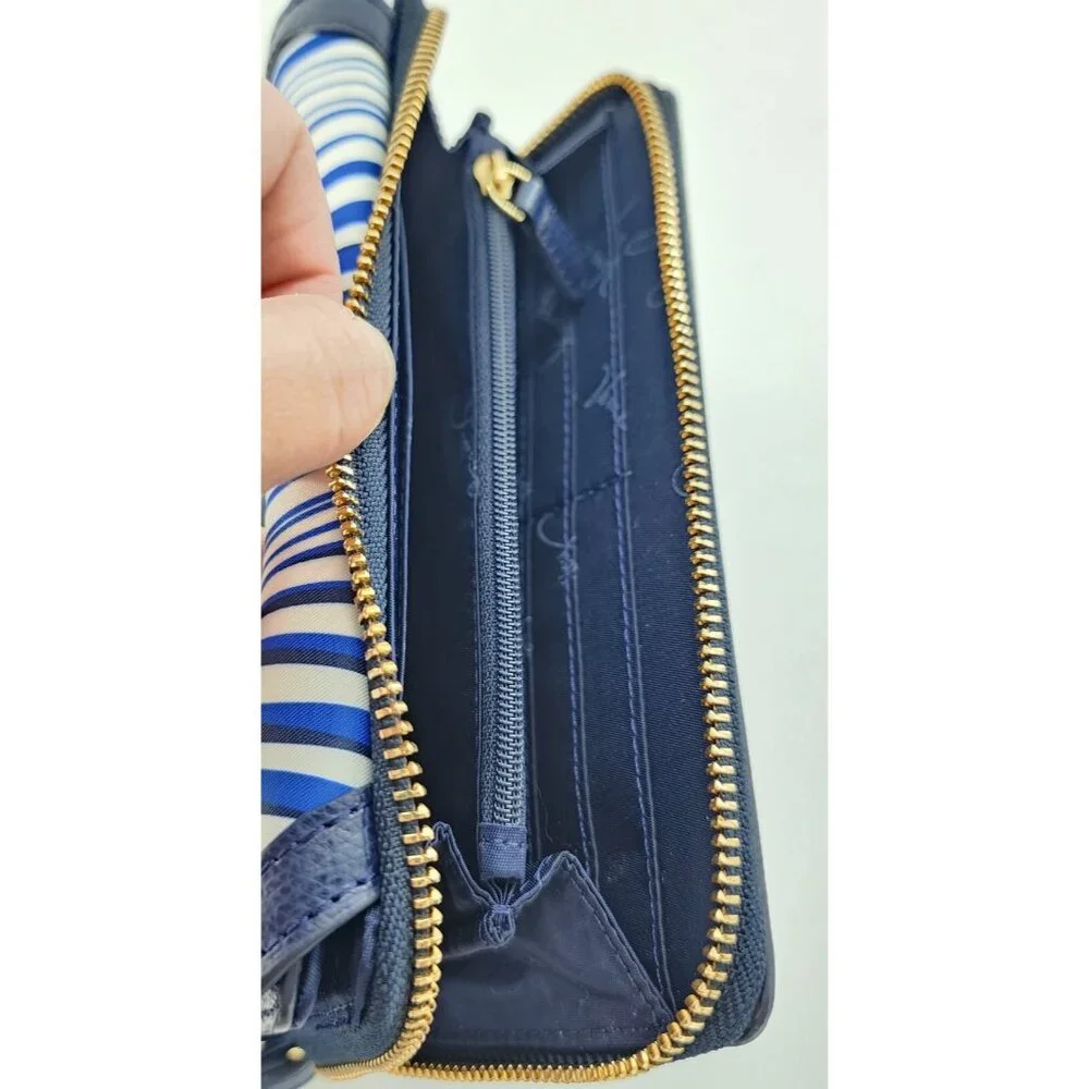 Vera Bradley Tess Wristlet Wallet Zip Around Clutch Organizer Blue Wavy‎ Stripes